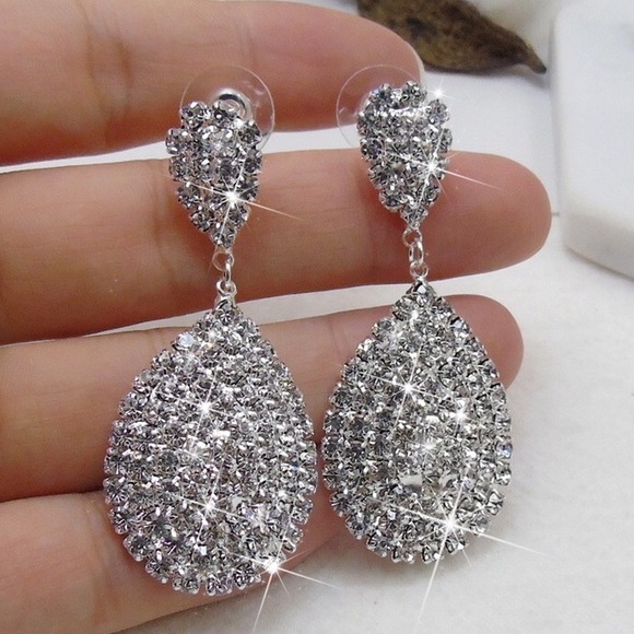 Jewelry - 925 sterling silver diamond tear drop earrings NEW
